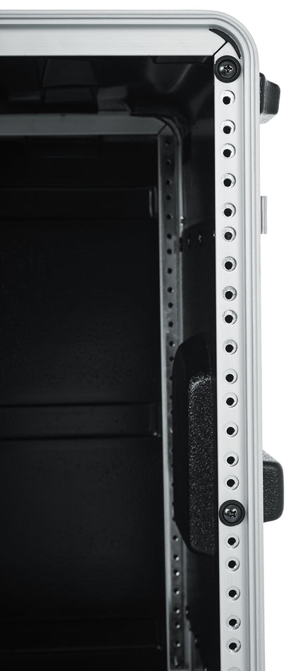 Gator Cases Lightweight Rolling Rack Case with Retractable Tow Handle and Recessed Wheels; 10U (GRR-10L)