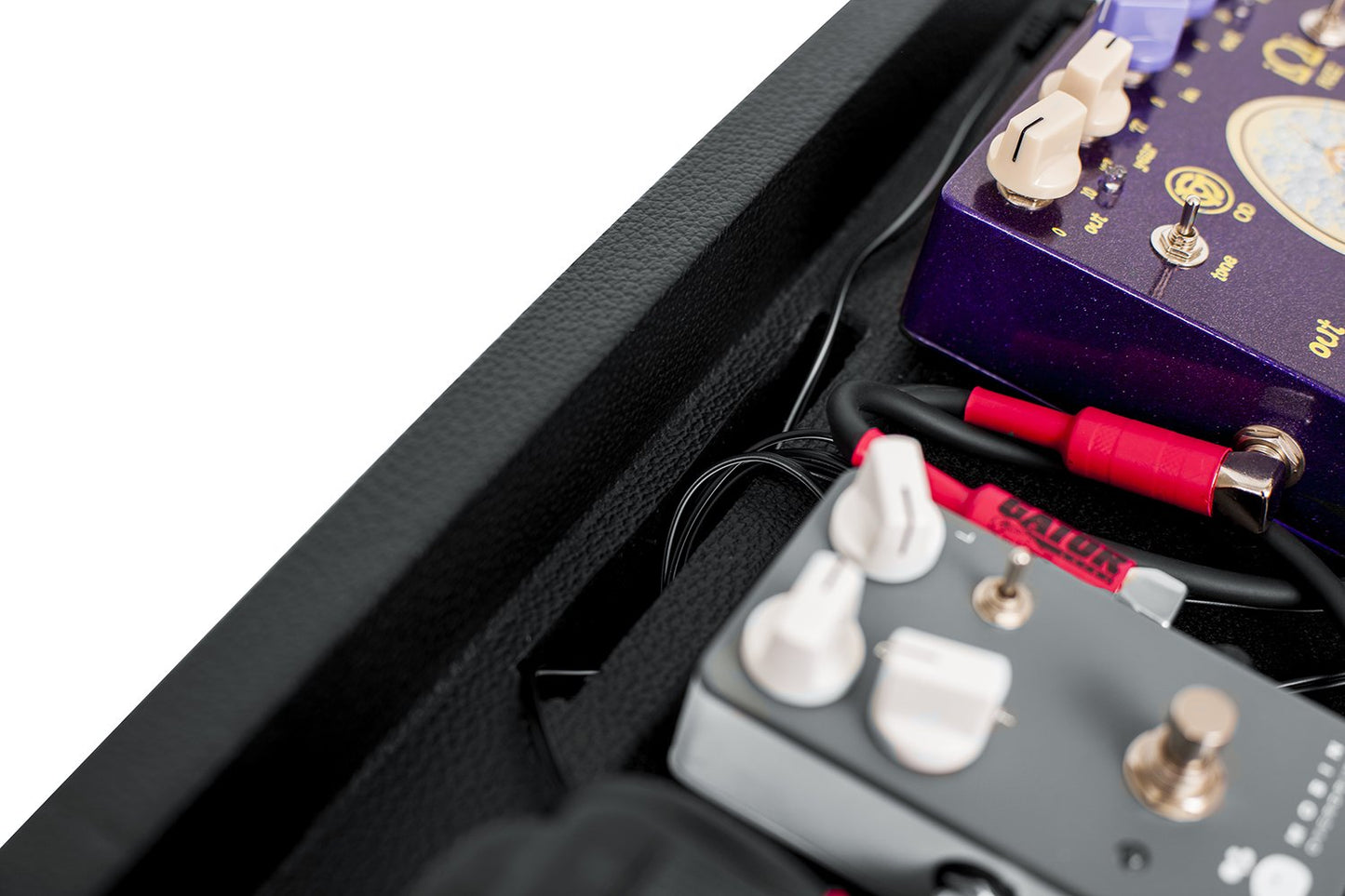 Gator Cases Guitar Effects Pedal Board with Tote Bag, Velcro Surface, and G-BUS Multi-Output Power Supply; Standard Size: 16.5" x 12" (GPT-BL-PWR)